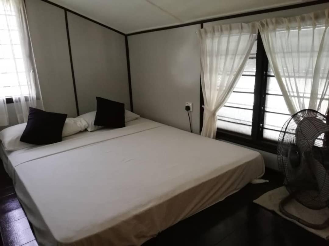 קמפונג טלוק ניפה Nipah Bay Villa מראה חיצוני תמונה